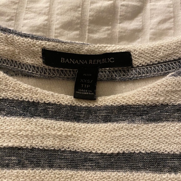 Banana Republic tshirt dress with pockets - Picture 2 of 4